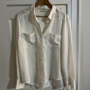 Abercrombie & Fitch White Long Sleeve shirt with long open tail back! Size M